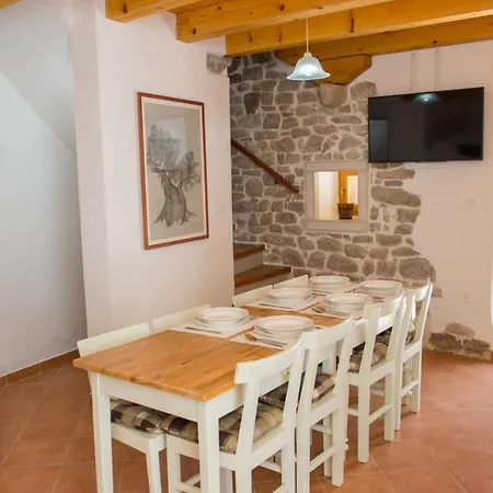 New Renovated Stone House * Gracisce