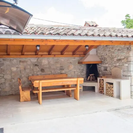 New Renovated Stone House Gracisce