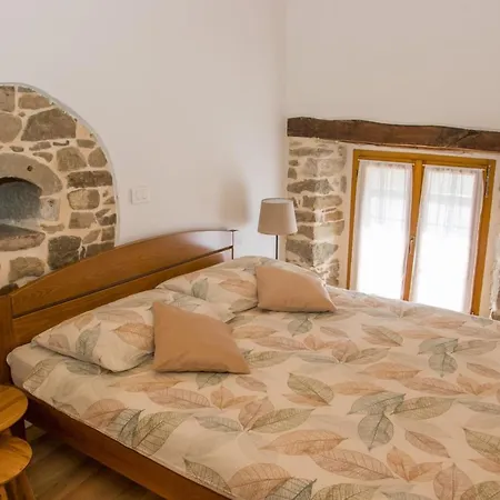 Apartment New Renovated Stone House Gracisce