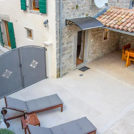 Apartment New Renovated Stone House