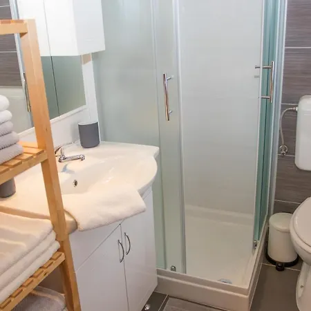 Apartment New Renovated Stone House Gracisce